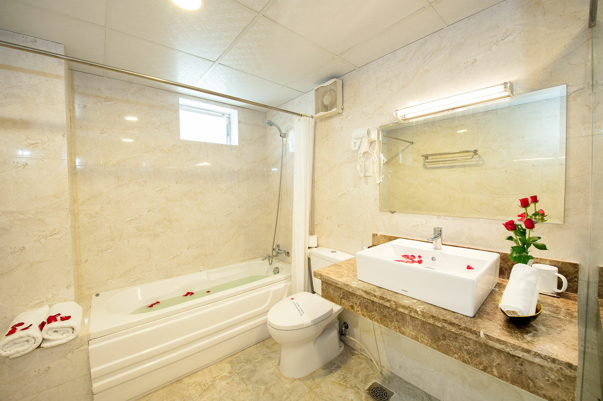 Paris Gold Hotel 호치민 외부 사진